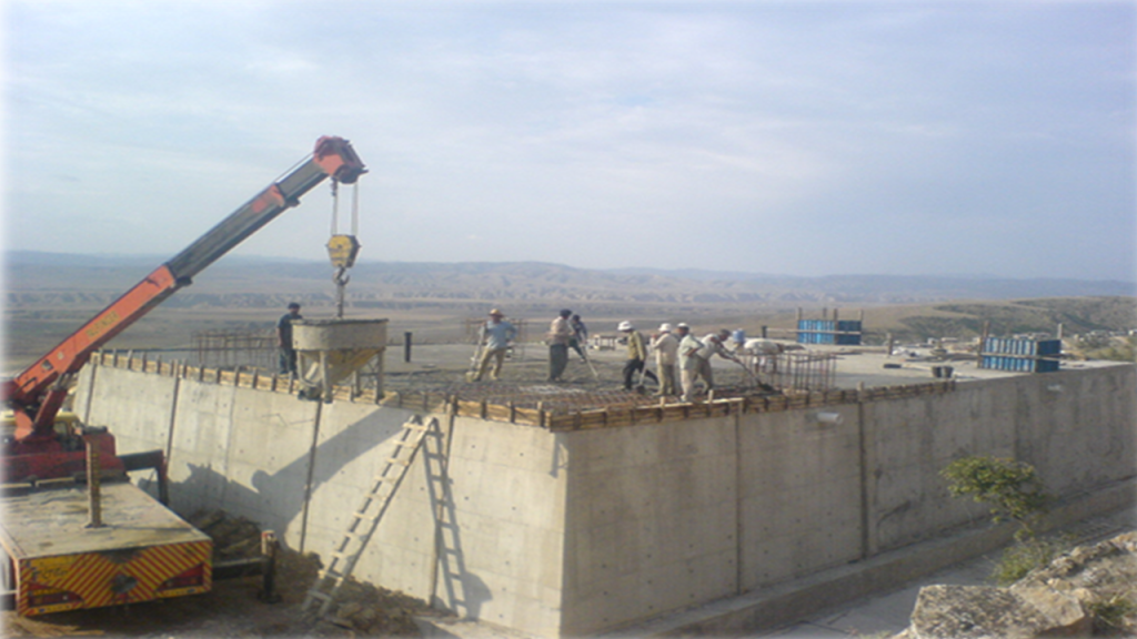 اجرای عملیات احداث مخزن و خط انتقال آب روستای پیشکمر از توابع شهرستان کلاله استان گلستان