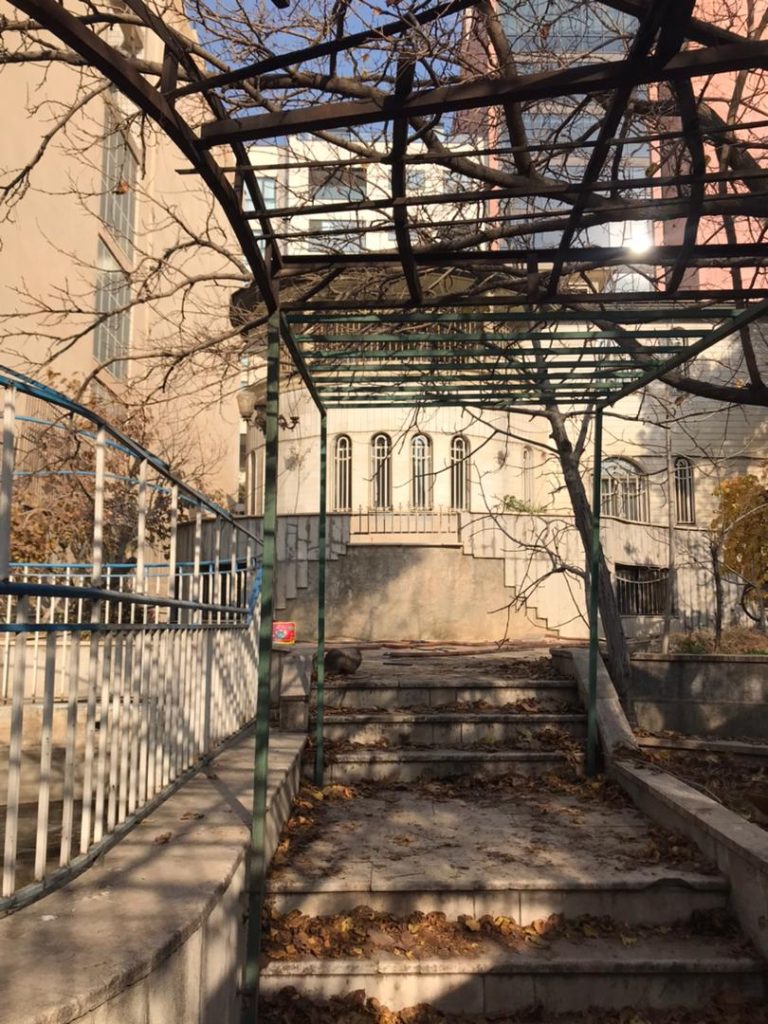 دیپلمات اسکای ویلا تهران